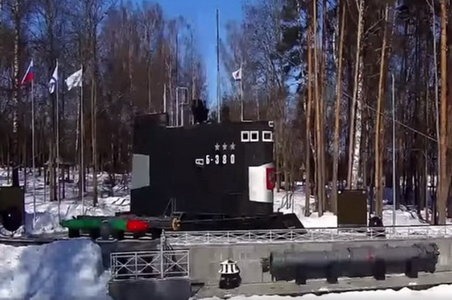 Музей Подводная лодка Б-396 "Новосибирский комсомолец" в парке Северное Тушино в Москве
